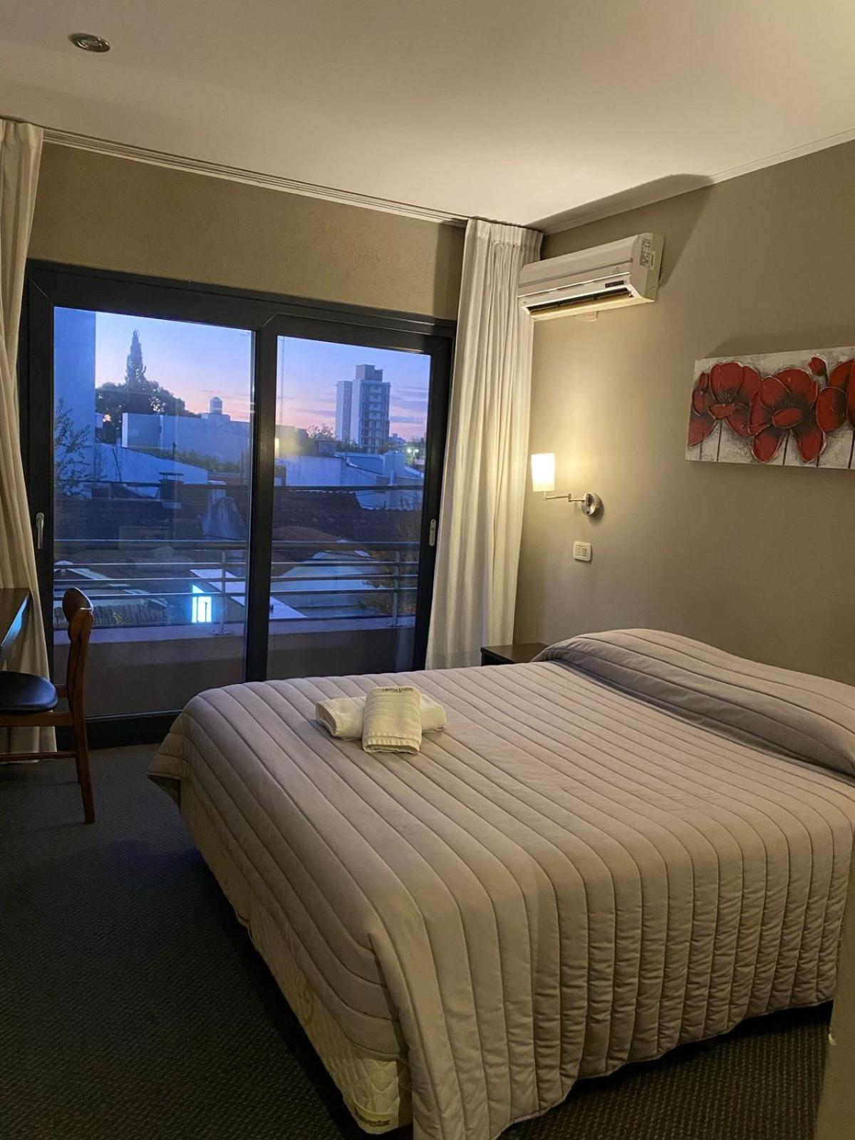 Hotel Aires De