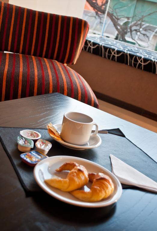 Hotel Aires De 3*